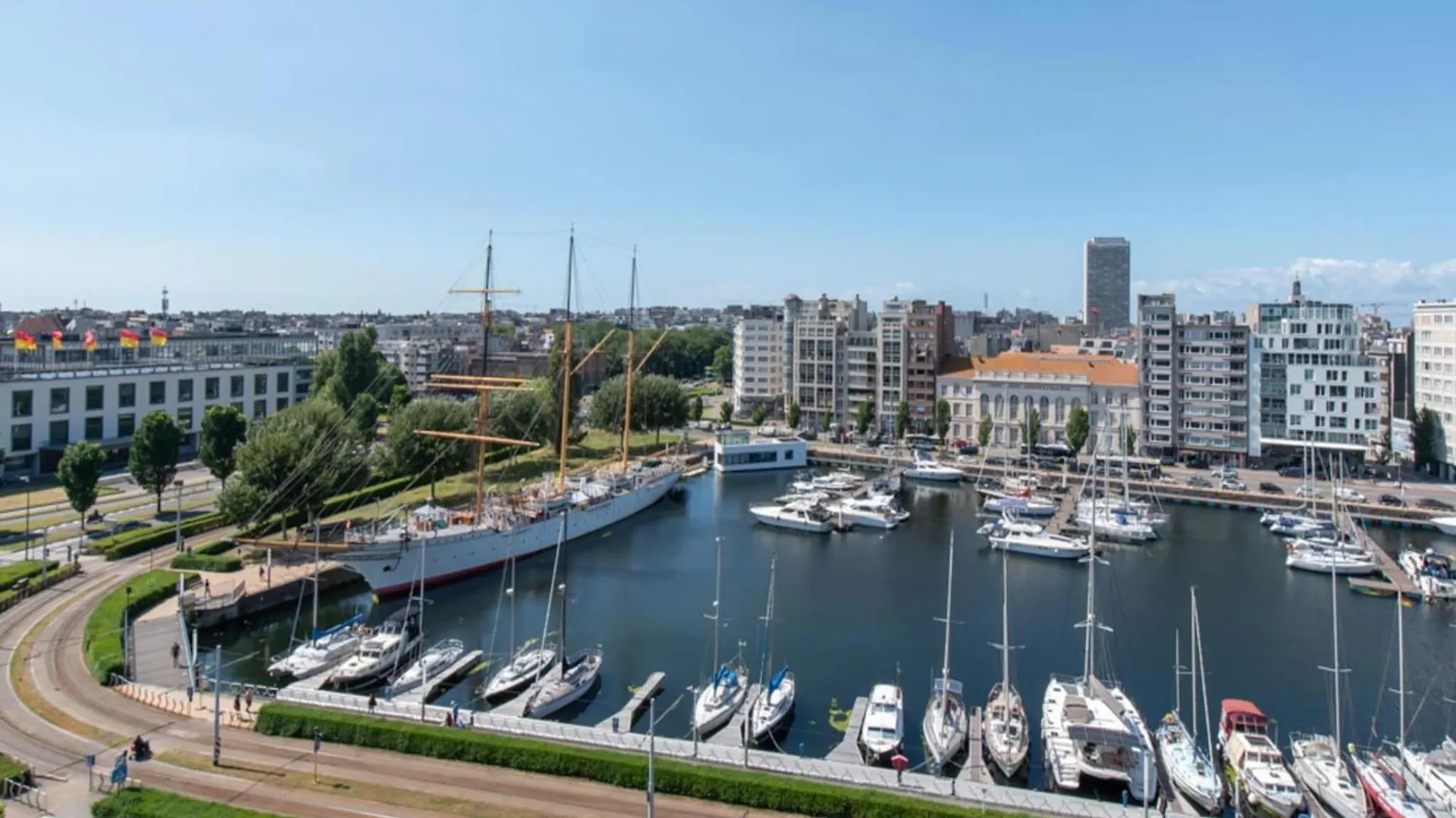 Beautiful Apartment With View Ostende